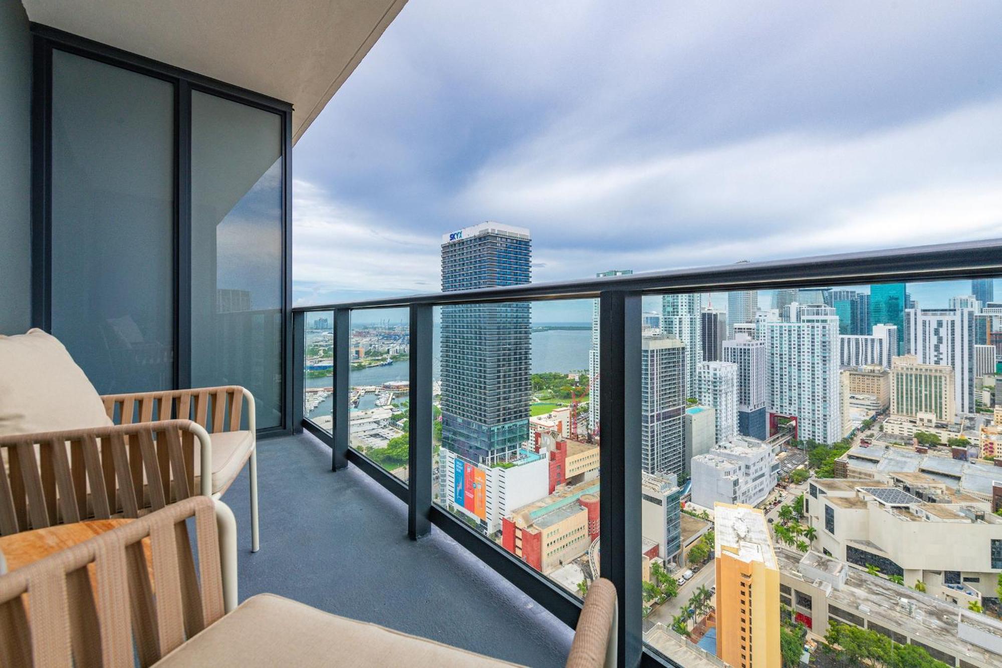 Free Parking In W Stunning Views Miami